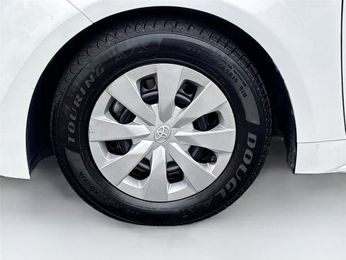 Used 2020 Toyota Corolla L FWD image 32