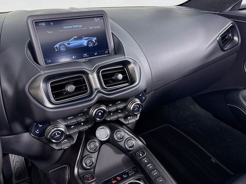 Used 2023 Aston Martin V8 Vantage Roadster image 20