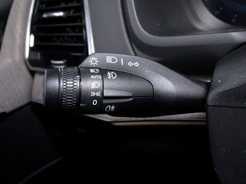 Certified 2023 Volvo XC90 B6 Ultimate w/ Protection Package Premier image 18