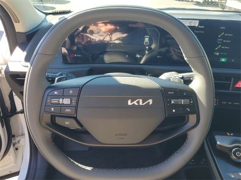 New 2025 Kia EV6 Light w/ Light LR Technology Package image 15