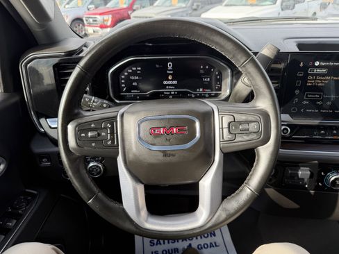 Used 2025 GMC Sierra 1500 SLT image 9