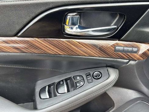 Used 2017 Nissan Maxima Platinum image 11