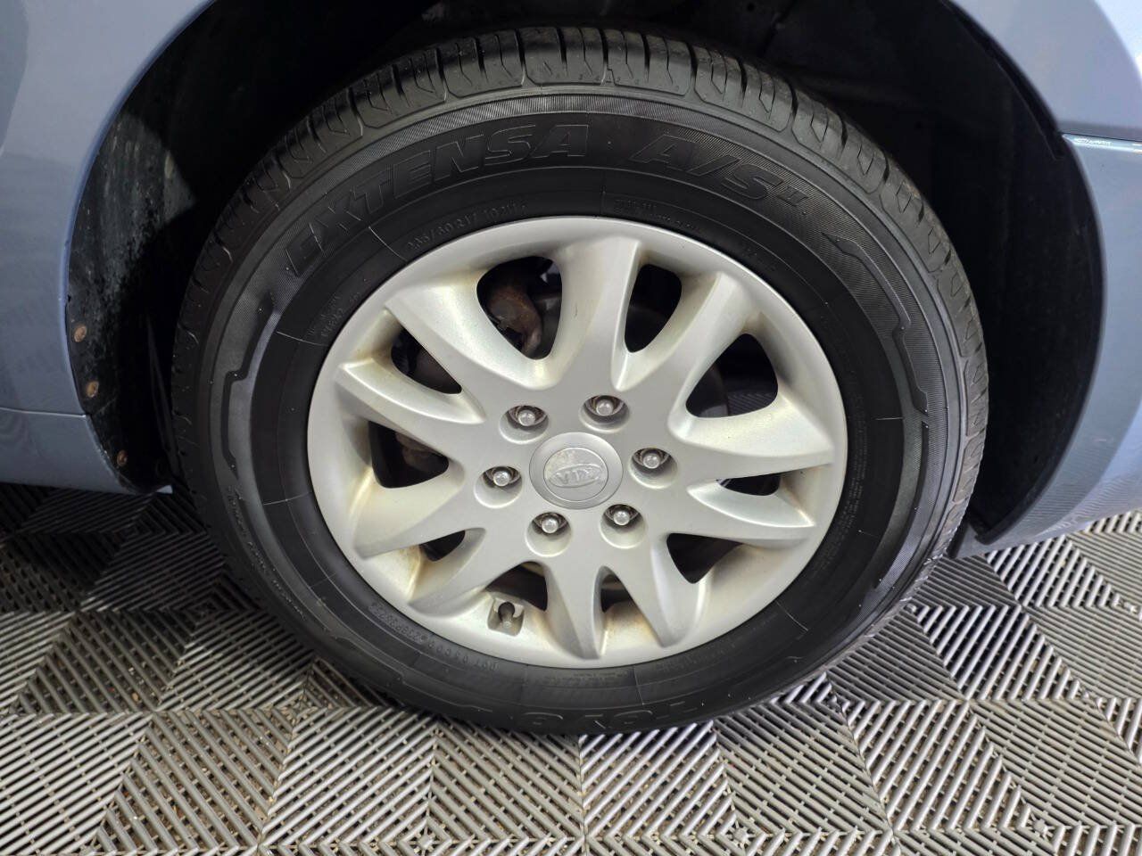 Used 2010 Kia Sedona EX w/ Luxury Pkg FWD image 32