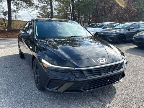 New 2026 Hyundai Elantra Sport image 6