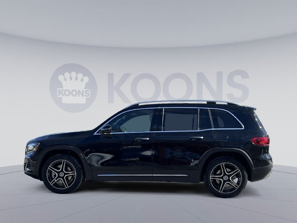 Used 2026 Mercedes-Benz GLB 250 4MATIC image 2
