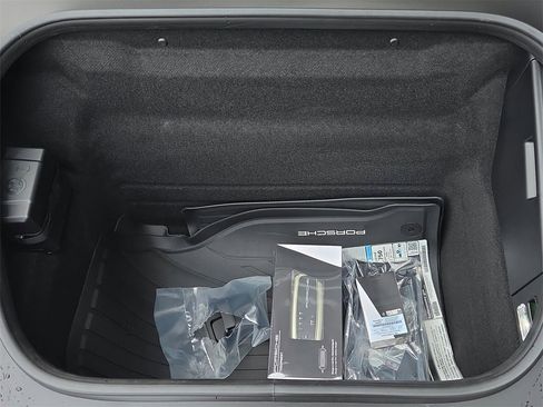 Used 2025 Porsche 911 Carrera image 28