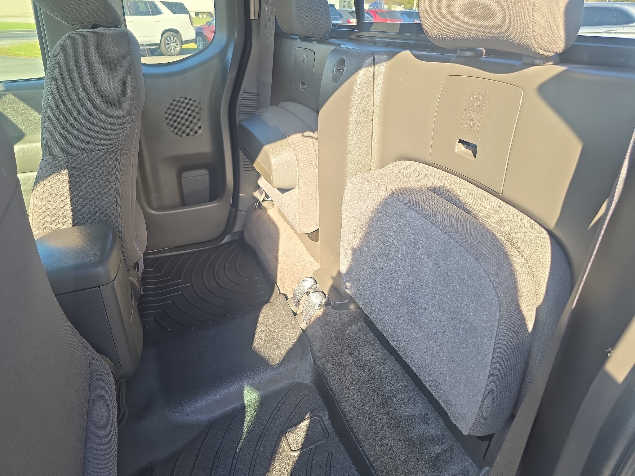 Used 2018 Nissan Frontier SV RWD image 15