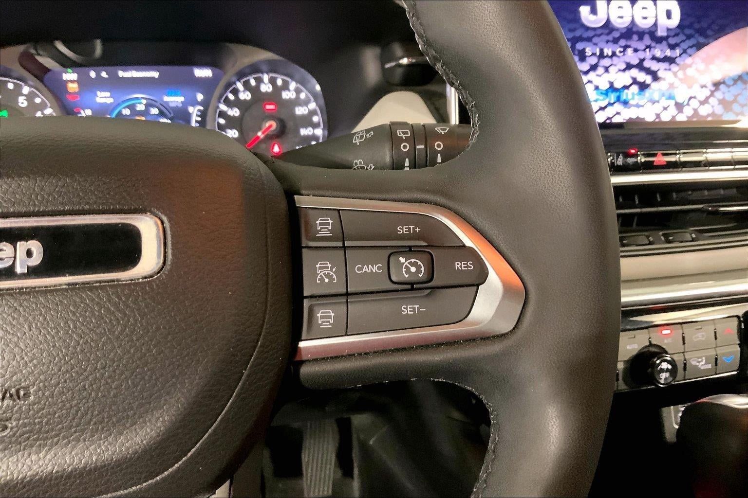 Used 2023 Jeep Compass Limited AWD/4WD image 19