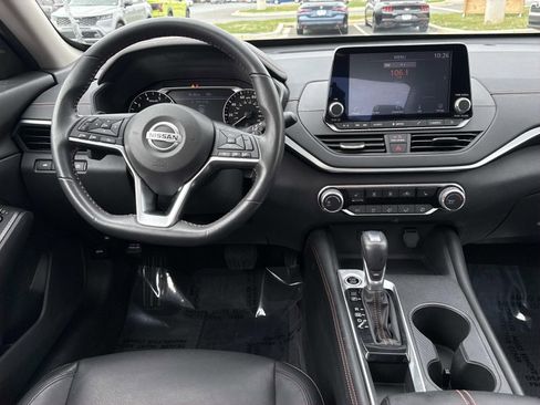 Used 2022 Nissan Altima 2.5 SR w/ Midnight Edition Package image 8