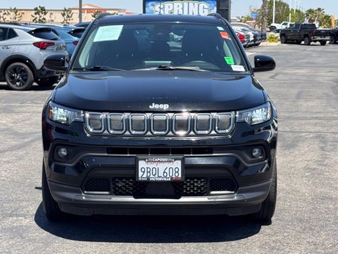 Used 2022 Jeep Compass Latitude AWD/4WD image 2