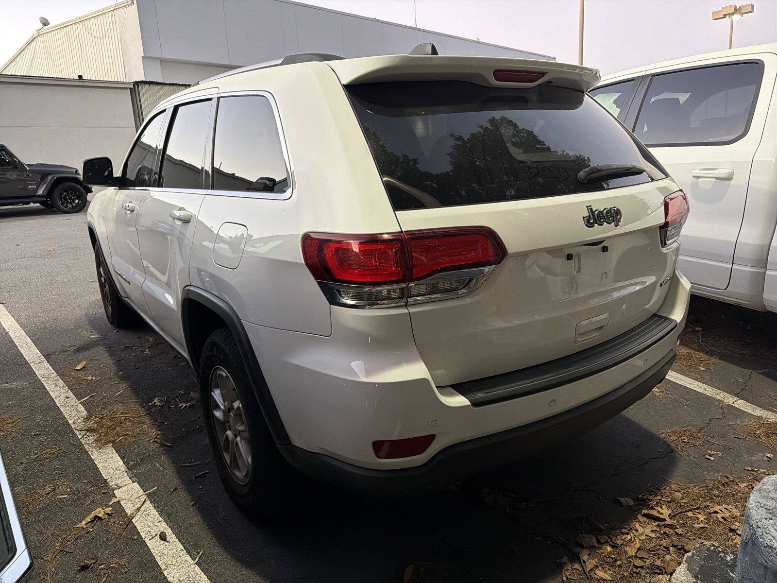 Used 2020 Jeep Grand Cherokee Laredo RWD image 6