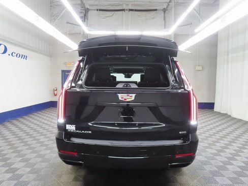 Used 2026 Cadillac Escalade Platinum Sport w/ LPO, Floor Liner Package image 36