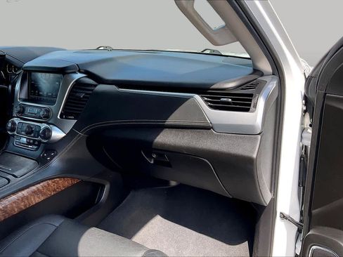 Used 2019 Chevrolet Tahoe Premier RWD image 18