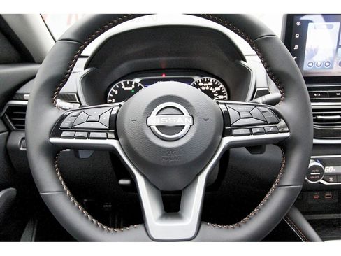 New 2025 Nissan Altima 2.5 SR w/ SR Premium Package image 11