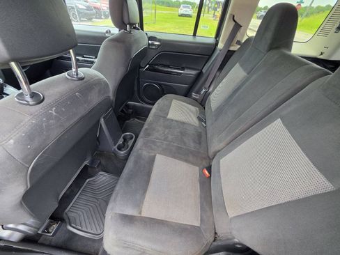 Used 2017 Jeep Patriot Latitude FWD image 5