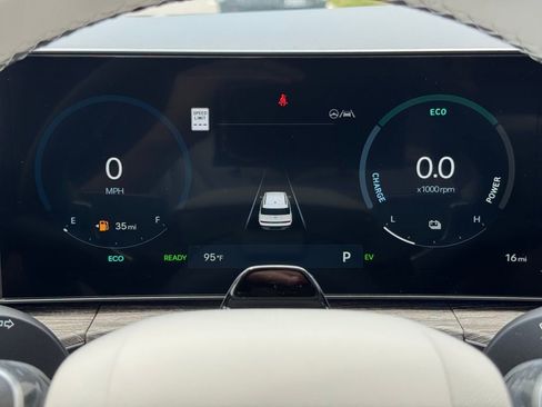 Used 2025 Hyundai Santa Fe Calligraphy image 34