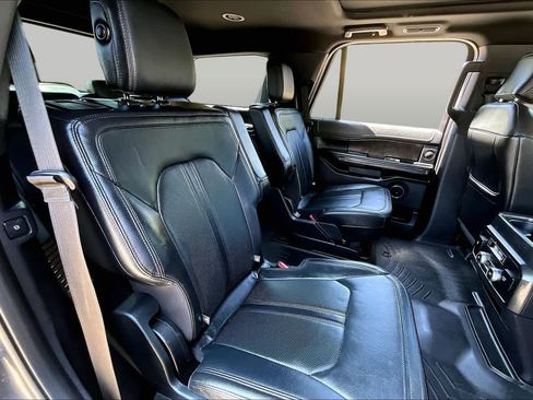 Used 2019 Ford Expedition Limited w/ Equipment Group 301A RWD image 20