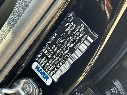 Used 2024 Porsche Macan image 35