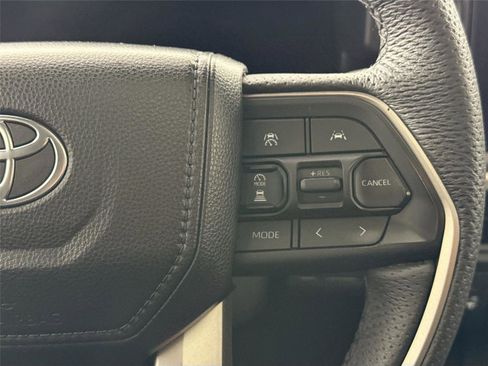 Certified 2025 Toyota Tacoma Limited AWD/4WD image 20