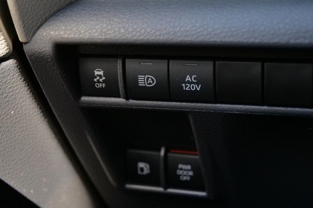 Used 2024 Toyota Sienna XLE w/ XLE Plus Package FWD image 30