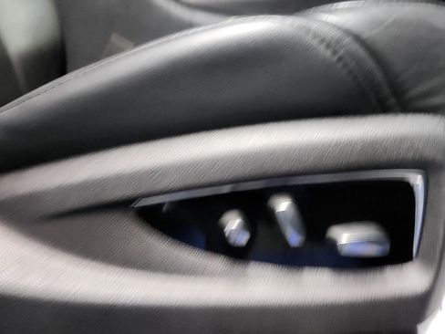 Used 2017 Cadillac Escalade Luxury image 15