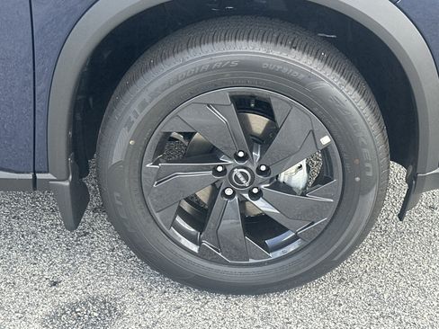 Used 2026 Nissan Rogue SV FWD image 15