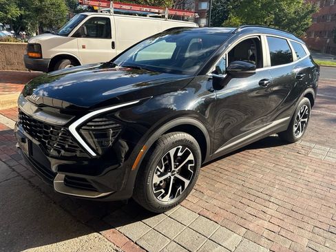 Certified 2025 Kia Sportage EX w/ EX Premium Package AWD/4WD image 7