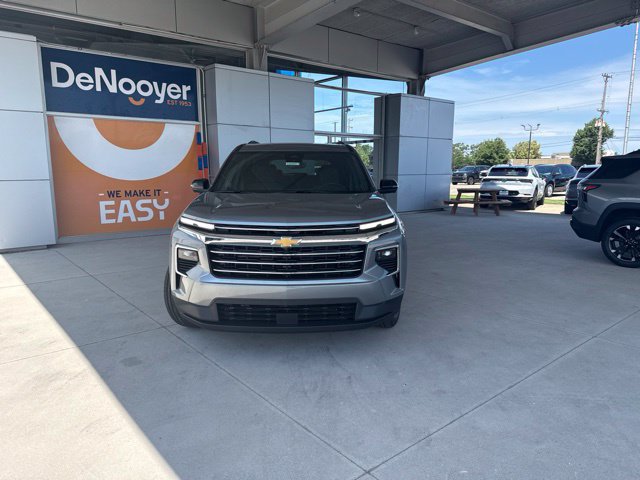 New 2026 Chevrolet Traverse LT w/ Driver Confidence Package FWD image 2