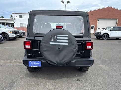 Used 2022 Jeep Wrangler Sport AWD/4WD image 6