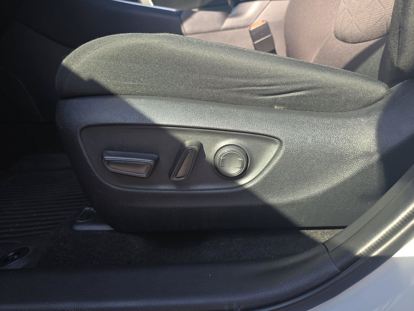 Used 2022 Toyota RAV4 XLE w/ XLE Grade Weather Package FWD image 22