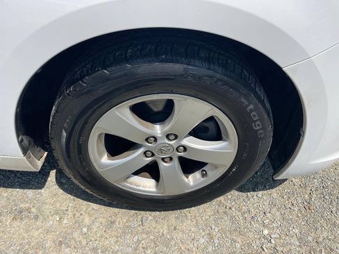 Used 2014 Toyota Sienna LE FWD image 30