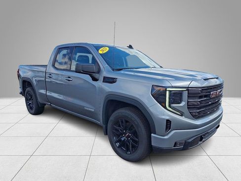 Used 2023 GMC Sierra 1500 Elevation AWD/4WD image 4
