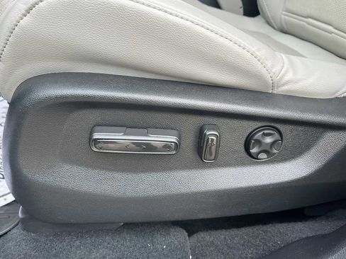 Used 2019 Honda CR-V Touring image 21