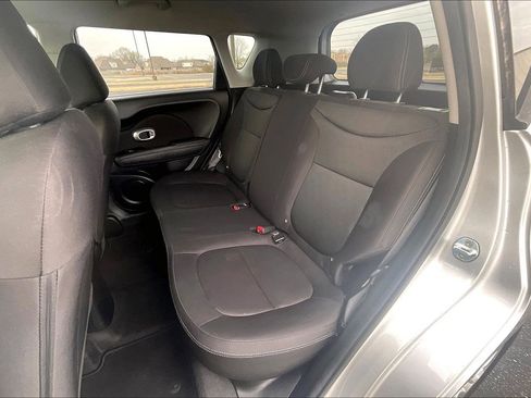 Used 2018 Kia Soul image 17