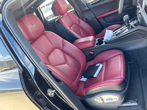 Used 2024 Porsche Macan AWD/4WD image 7