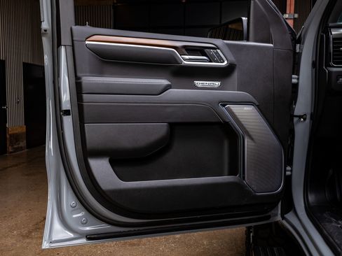 Used 2025 GMC Sierra 1500 Denali image 36