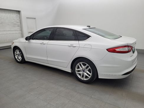 Used 2016 Ford Fusion SE FWD image 3