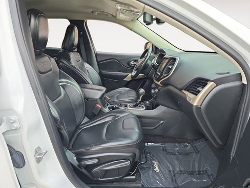 Used 2018 Jeep Cherokee Limited image 15