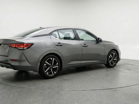 Used 2025 Nissan Sentra SV image 9