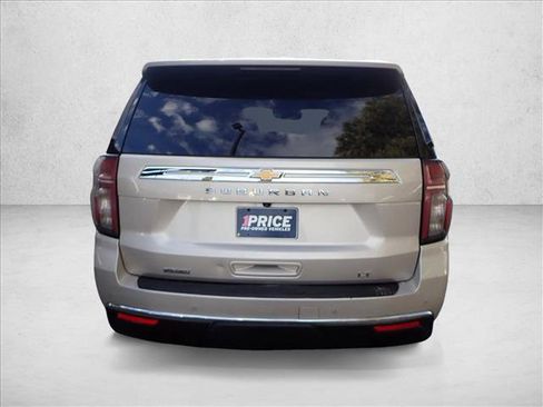 Used 2021 Chevrolet Suburban LT image 3