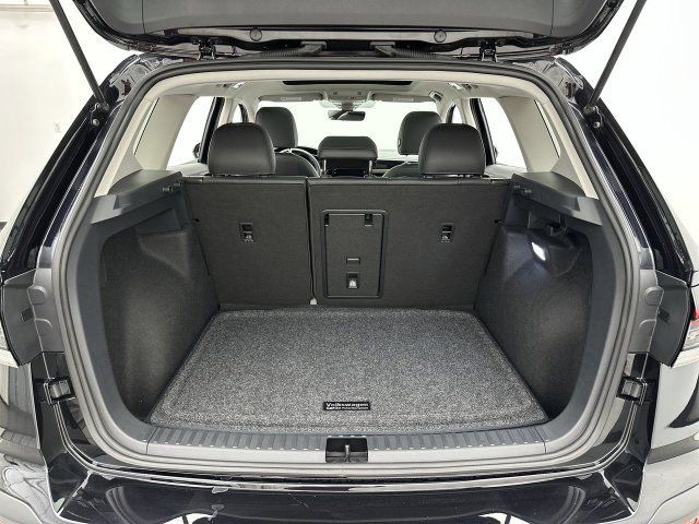 Used 2025 Volkswagen Taos SE AWD/4WD image 24