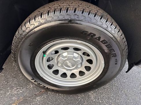 Certified 2025 Chevrolet Silverado 1500 W/T w/ WT Value Package image 14