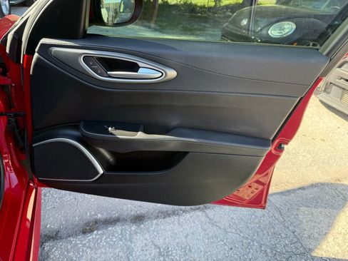 Used 2018 Alfa Romeo Giulia Ti Sport w/ Quick Order Package 22U Sport image 19