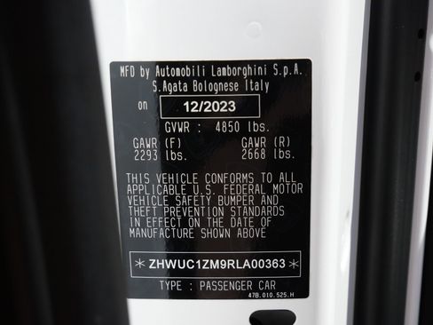 Used 2024 Lamborghini Revuelto AWD/4WD image 32