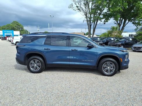 Used 2026 Chevrolet Traverse LT w/ Driver Confidence Package FWD image 8