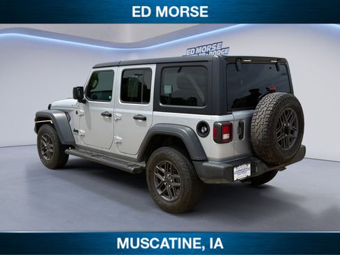 Used 2024 Jeep Wrangler Unlimited Sport w/ Convenience Group AWD/4WD image 3