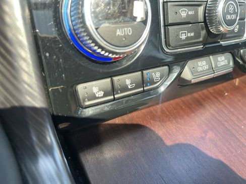 Used 2023 GMC Yukon Denali Ultimate AWD/4WD image 30