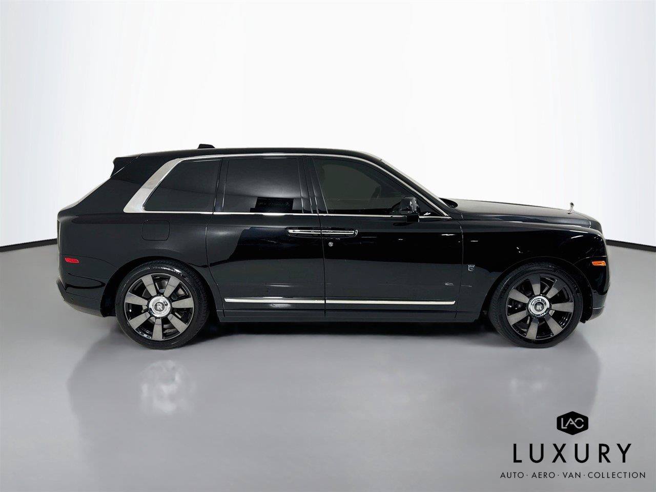 Used 2022 Rolls-Royce Cullinan AWD/4WD image 4