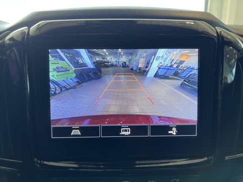 Used 2023 Chevrolet Traverse LT AWD/4WD image 41