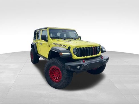 Used 2024 Jeep Wrangler Unlimited Rubicon AWD/4WD image 16